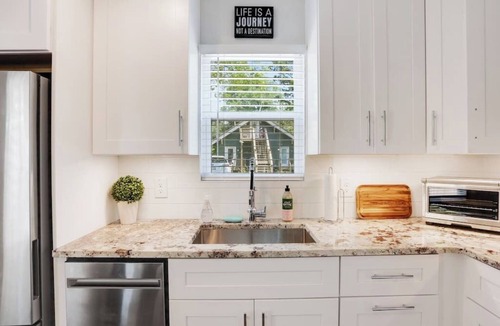 Cabbagetown House | Stylish Sanctuary | Tiny Luxury in a Hip Area