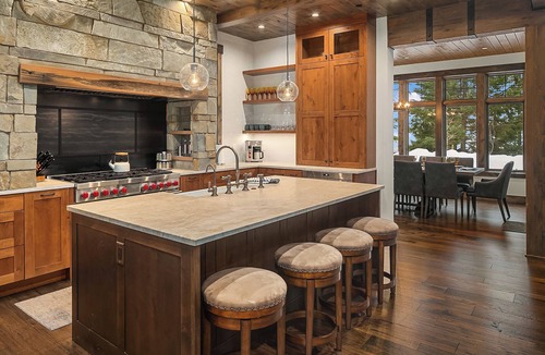 Roslyn House | Suncadia's Premier 7BR Estate! 5 Mstrs*6.5BA*Hot Tub*Fine Outdoor Living!