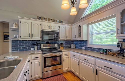 Hiawassee House | Sunnyside Shores by Chatuge Home Concierge | Lakefront · Private Dock w/Covered Boat Slip · Deep Water Year-Round · Hot Tub · Firepit · Grill