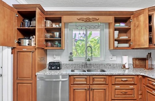 Cocoa Beach House | Surf’s Up! Beachside home/Riverfront Club access