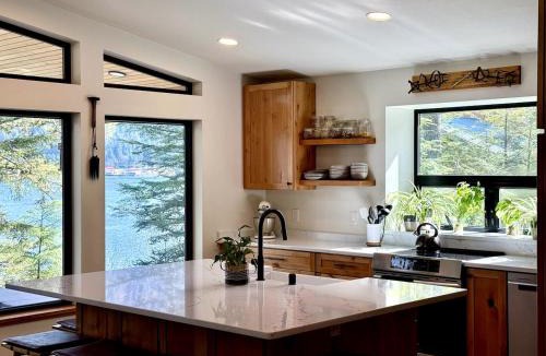 North Douglas House | The Alpenglow Waterfront Escape Private Hot Tub