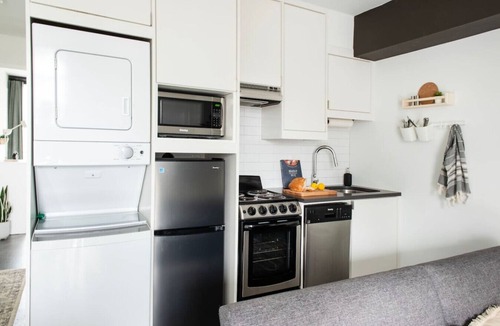Virginia Highland Apartment | The Raylen – Walk to Ponce City Market + Rooftop