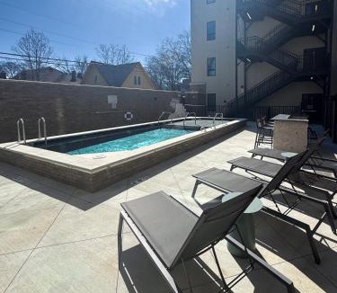 Edgehill House | The Sound Wave on Music Row Close to Broadway w Pool