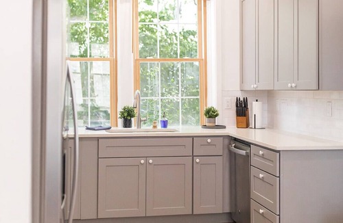 Mount Auburn House | The Speakeasy-Walk to OTR, Basement Bar, Cozy Stay