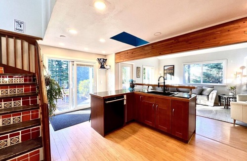Kodiak House | The Spruce Cape House