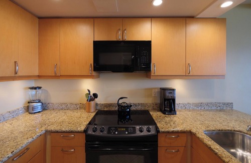Kaanapali Apartment | The Whaler 814, Black Rock, All 5 Stars. Ocean and Beachfront Views
