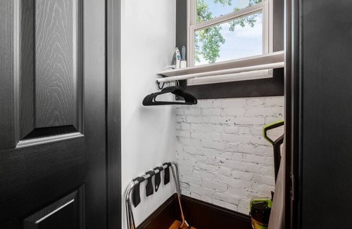 Weinland Park Apartment | This apartment is a 1 bedroom(s), 1 bathrooms, located in Columbus, OH.