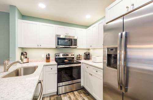 Siesta Key Condo | This third floor 2 bedroom 2 bathroom condominium is located on the Bayside
