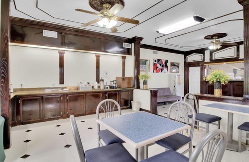 Three Rivers Hotel | Three Rivers Executive Inn & Suites By OYO