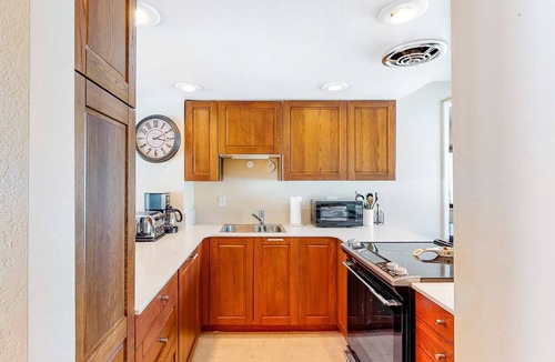 Park Meadows Condo | Three-Story, Dog-Friendly Townhouse with Free WiFi, Gas Fireplaces, & washer & dryer
