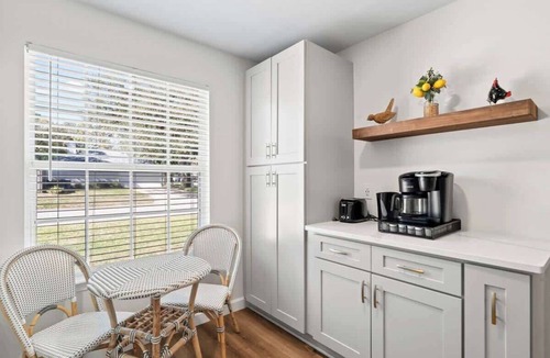 East Arlington House | Tolkien's Tranquil Retreat - Team Joseph Ellen