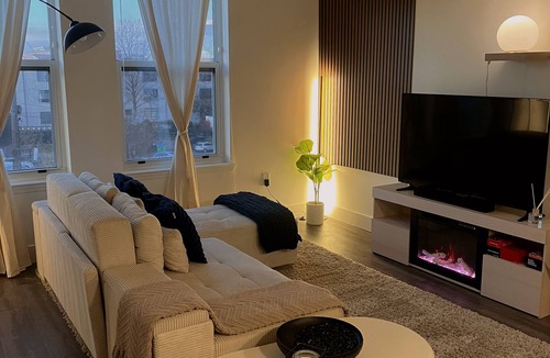 Castleberry Hill Apartment | Top Floor Downtown 1BR, Stadium View, 5 Min Walk to Stadium
