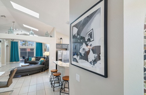 Windsor Palms House | TOP-RATED Disney Villa! 5BR/4BR, Heated South-Facing Pool, 3 Miles to Disney