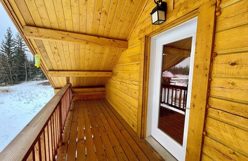 Deltana Cabin | Trailblazer — Spacious Rustic Cabin for Groups