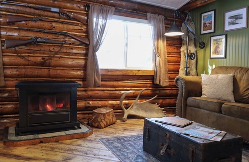 Gakona Cabin | Trails End, historic cabin on Bear Creek, next to Gulkana River