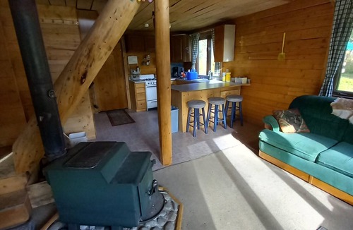 Chase Cabin | Tranquil and Unique 1 Bedroom Riverside Cabin.
