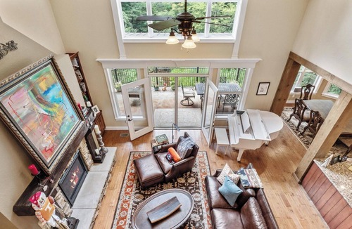 Townsend Villa | Tranquility Brook: Lovely 4-bedroom Mountain Villa in the Great Smoky Mountains