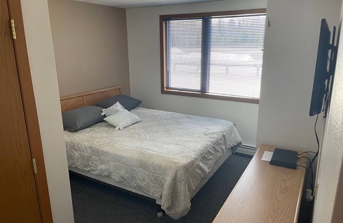 Delta Junction Hotel | Trophy Lodge Accommodations