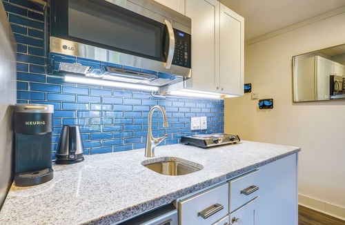 North Park City Apartment | Ultimate Park City Studio w/Pool & Hot Tub!