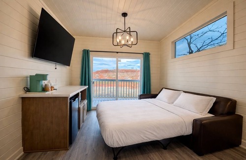 Page Cabin | Ultra Luxury Tiny Home with Deck #59C
