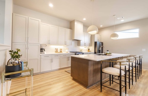 Historic Edgefield House | Unit 14 I Experience Noa Nashville | 5BR Luxury Retreat + Resort Pool