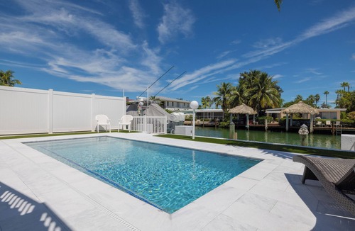 Key Colony Beach House | Unit 24a - 240 9th Street: 3 BR, 3 BA Duplex in Key Colony Beach, Sleeps 8