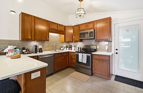 Buford Highway House | Upscale Retreat EV Charging Pet Friendly