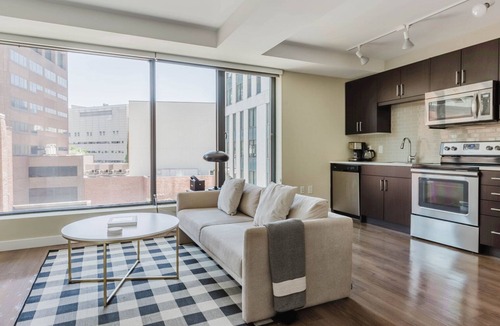 Theatre District Apartment | Upscale Theater Dist 1BR w/Gym, near Entertainment & T, by Blueground