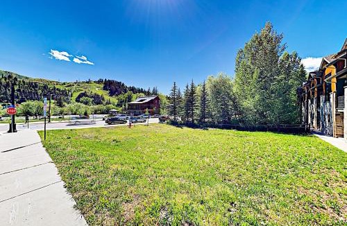 Downtown Steamboat Springs House | Urban Mountain Getaway & Alpenglow Chalet