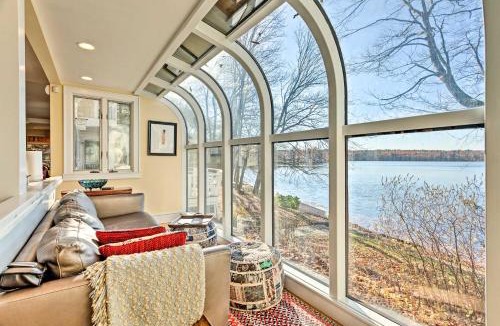 Sterling House | Vibrant Sterling Lakefront Lodge w/Kayaks