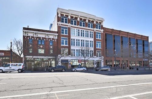 Rio Grande House | Walk to Shops! SLC Dtwn Studio Loft w/Patio