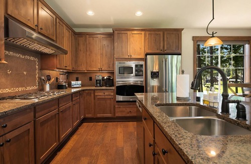 Cle Elum House | Walk to the Winery! Big Views of the Golf Course. Fantastic Value!