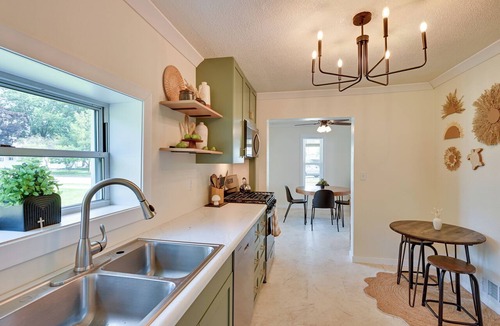 Syracuse Cottage | Waterfront Family Gem w/Private Dock in Syracuse