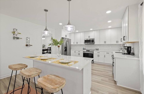 Decatur House | Welcome to Casa Blanca - 4 bedroom Luxury Home