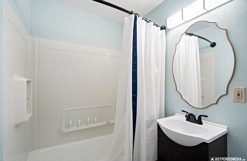 North Star Apartment | White Raven Perch - Westwood 7