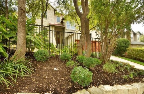 Clarksville House | WONDERFUL DOWNTOWN AUSTIN HOUSE WITH YARD IN UPSCALE QUAINT NEIGHBORHOOD