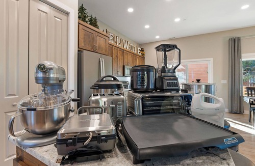 West Yellowstone House | Yellowstone is Waiting for You! Stay 1 mi from YNP Perfect for Families & Groups