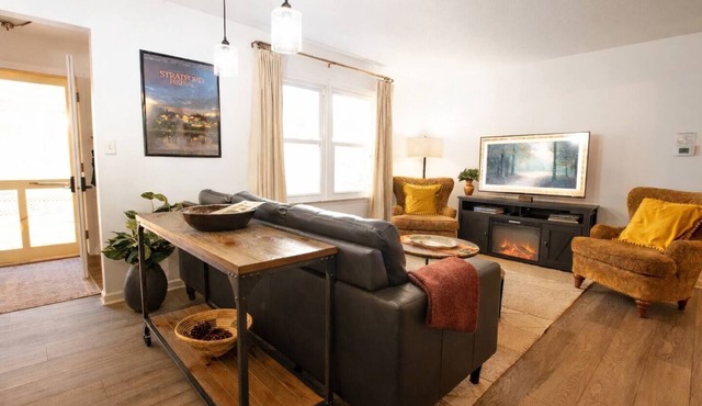 1 Level| 0.4mi OWU |Patio|Free Parking|Quiet Street|0.2mi Downtown|W/D