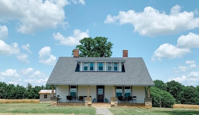 1901 Farmhouse peaceful nature experience