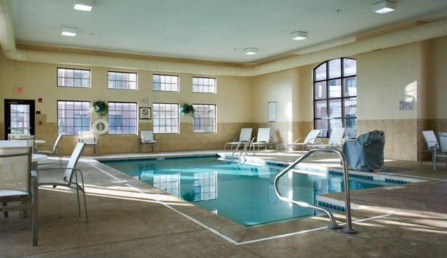 1BR King Suite w/Kitchen | Free Breakfast & Pool