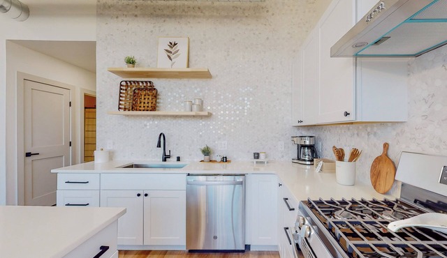 2-Bedroom Luxury Condo in Nob Hill