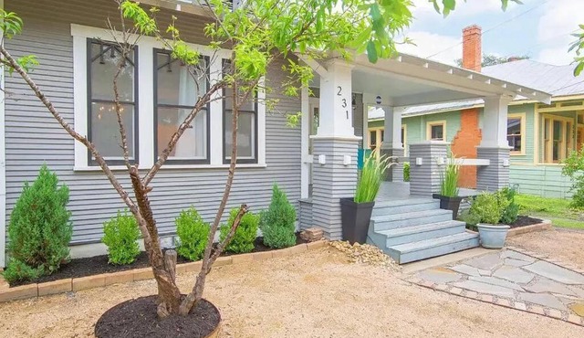 2 BR 2BTH Downtown Home - Walk Bike to Riverwalk