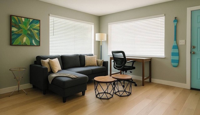 2 Coastal Units Walk to Beach Patio & Parking