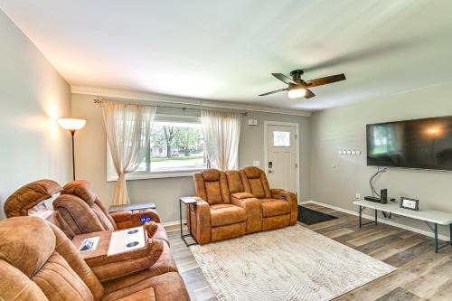 2 Mi to Dtwn: Family Home in Warsaw!