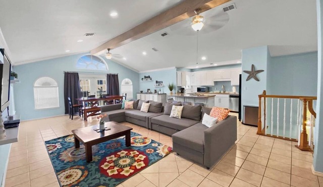 2300 sq ft Beach close, spacious 5 star townhome, garage and parking!