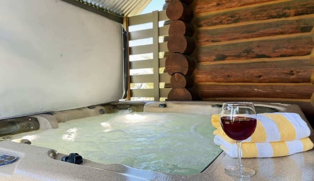 23MilesTo YNP | Private Hot Tub | Golf Course View