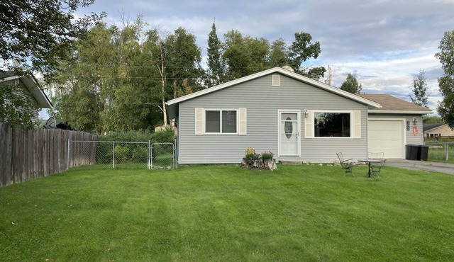 3 bedroom close to river and beach.