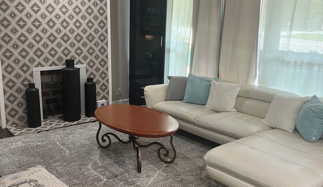 3-bedroom house in perfect Decatur with cool AC and charm
