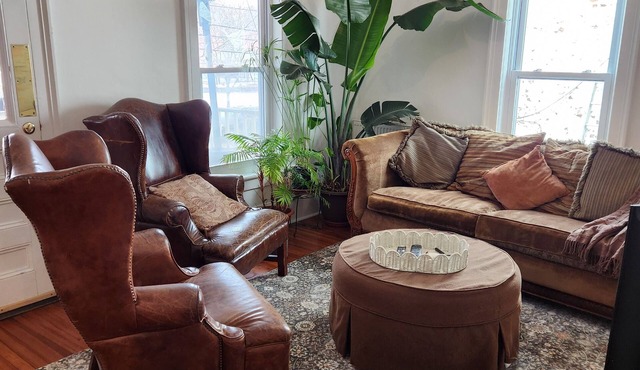 3 Bedroom Hudson Valley Loft with private porch in the heart of Chatham Village
