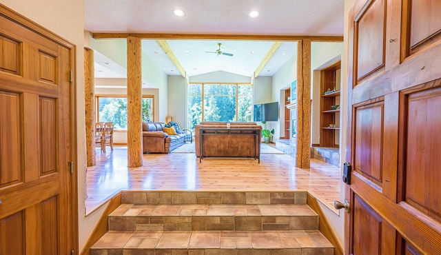 3-bedroom River Front home. Peaceful and relaxing.